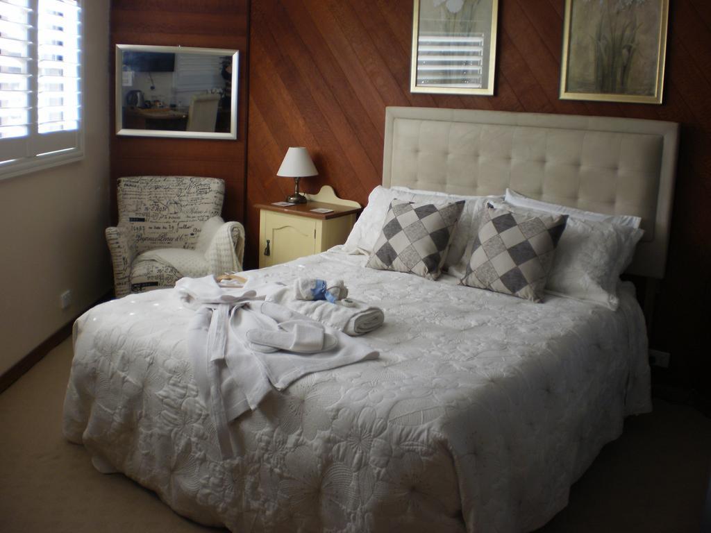 Rooftops Bed And Breakfast Ulmarra Room photo
